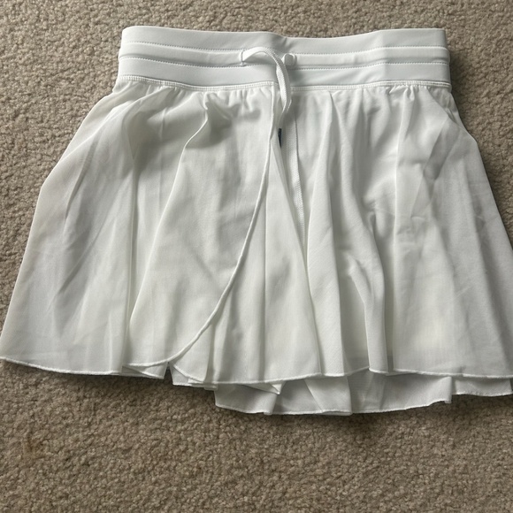 NWT Halara High Waisted Drawstring Contrast Mesh White skirt medium - Picture 5 of 6